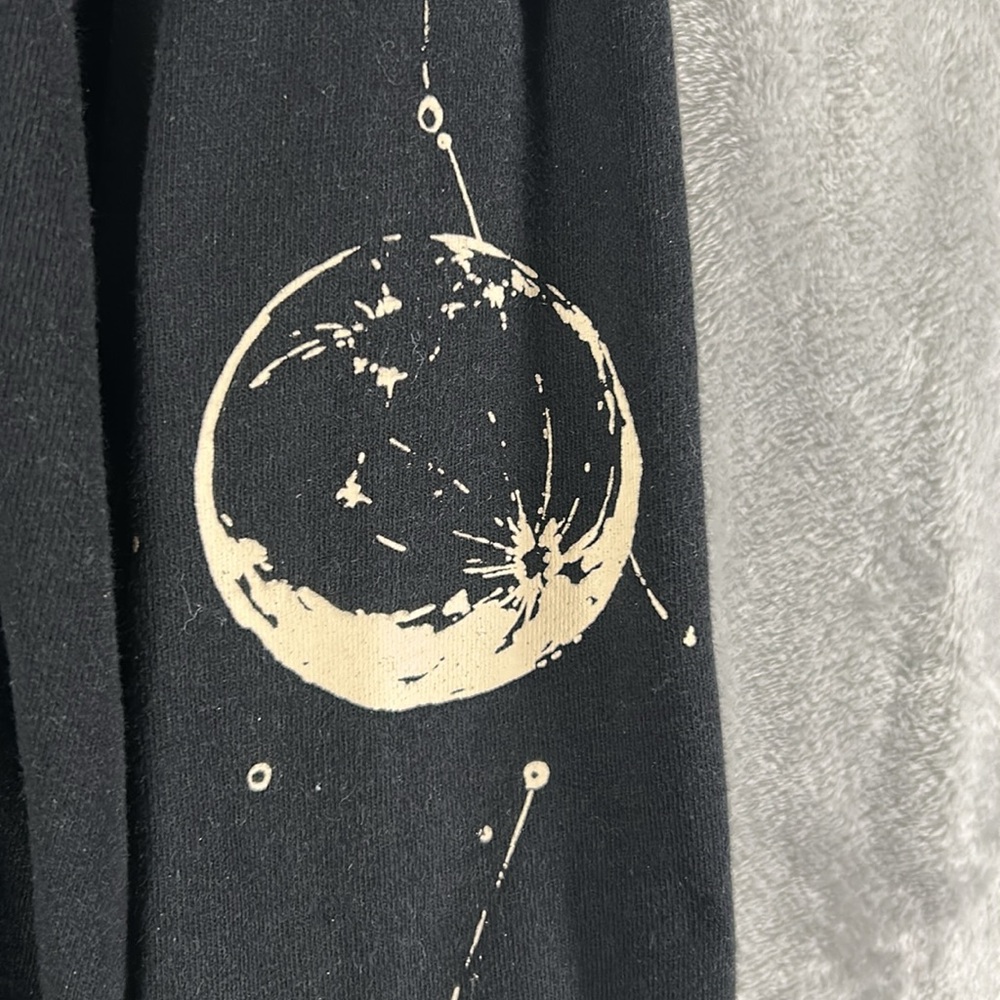 Valkyrae Radiant Spirits Total Eclipse Crewneck S… - image 6
